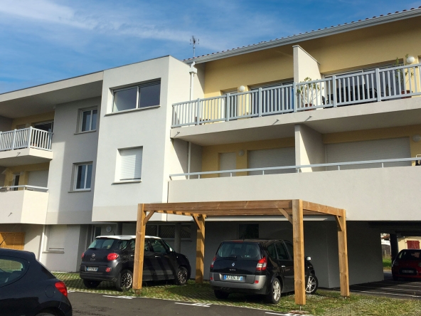 Laia01